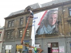 Instalace banneru AXA včetně výroby nosných konstrukcí na ul. Nádražní x Holarová v Ostravě