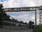 Instalace banner na Energomost nad ulic Msteck v Ostrav