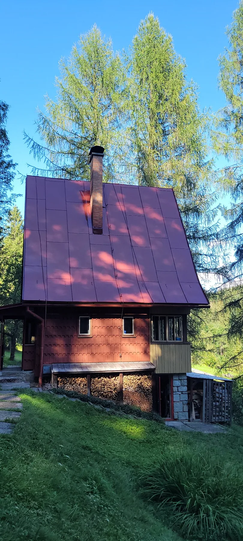 Nátěr a airless nástřik střech ve výškách